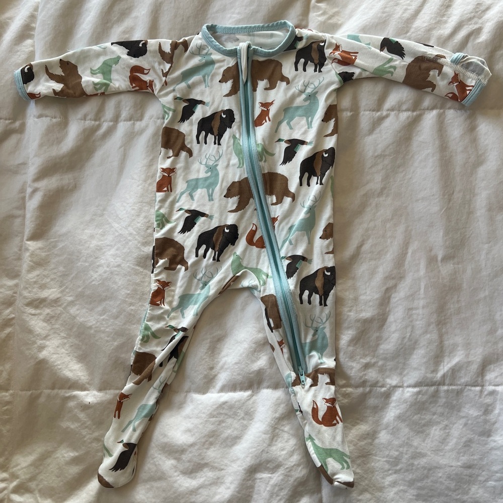 NWOT Kickee Pants Woodland Animal Print Footie with 2 Way Zipper